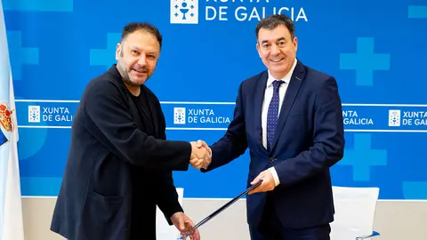 O conselleiro de Cultura, Educación, FP e Universidades, Román Rodríguez, y el presidente de la Federación de Cineclubes de Galicia, Manuel Precedo, firmarán un convenio de colaboración.