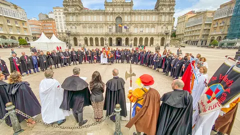 Los nuevos caballeros honor.