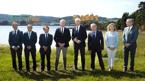 El presidente de la Xunta se reunió en Ferrol con las juntas directivas de Aclunaga y Cluergal y representantes de Iberdrola y Windar.