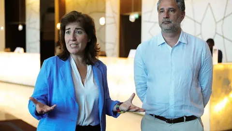 Ministra do Trabalho, Solidariedade e Segurança Social, Ana Mendes Godinho, e Secretário de Estado da Segurança Social, Gabriel Basto, no final da reunião da CPLP, Benguela, Angola.