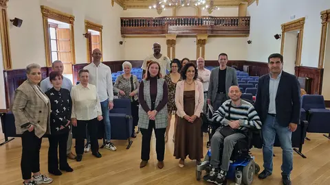 La directora xeral de Xuventude, Participación e Voluntariado, Cristina Pichel, y el delegado territorial de la Xunta, Gabriel Alén, participaron hoy en el acto celebrado en el Liceo de Ourense.