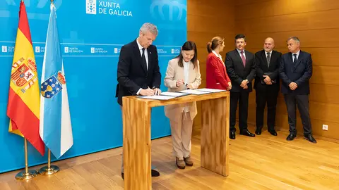 El presidente de la Xunta firmó hoy un acuerdo con el Consello da Avogacía Galega.