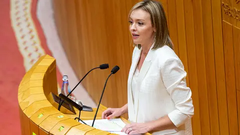 La conselleira de Política Social e Xuventude, Fabiola García, respondió esta mañana a una interpelación sobre el sistema autonómico de protección de menores.