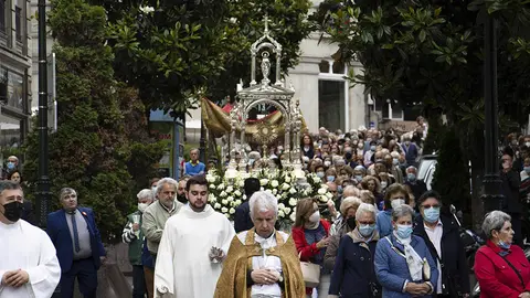 En años anteriores también fue presidida por el obispo de Tui-Vigo,, Luis Quinteiro Fiuza. ARCHIVO.