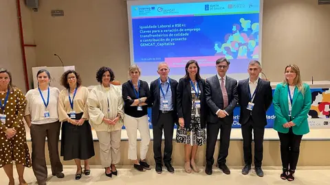 A directora xeral de Relacións Laborais, Elena Mancha, participou hoxe no foro organizado pola Xunta Igualdade laboral e RSE+I: claves para a xeración de emprego transfronteirizo de calidade e contribución do proxecto Gemcat Capitaliza.