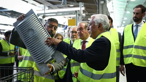 Primeiro-Ministro António Costa durante visita a empresa de iluminação Schréder, Oeiras.