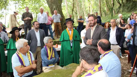 O alcalde responde ás demandas...