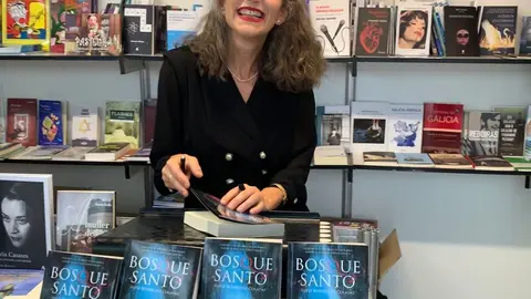 Silvia Rodríguez Coladas con sus 'bosquesantos'.