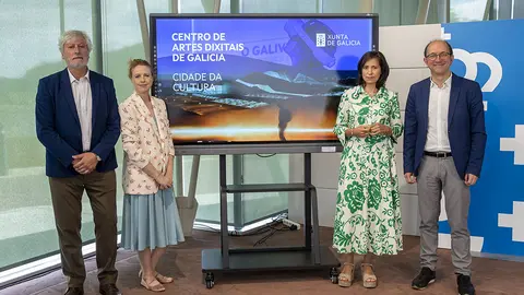El director general de Cultura del Gobierno gallego, Anxo M. Lorenzo, y la directora gerente de la Fundación Cidade da Cultura de Galicia, Ana Isabel Vázquez,