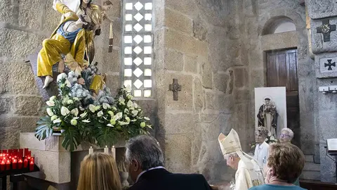 El obispo de Tui-Vigo, Mons. Luis Quinteiro, presidi&oacute; la eucarist&iacute;a en el Templo Votivo del Mar de Panx&oacute;n. 2023. ARCHIVO DL-G.