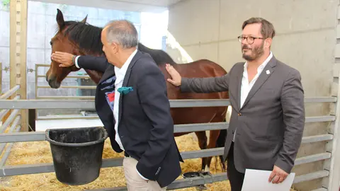 El alcalde de Ponte de Lima, Vasco Ferrás, y el presidente de TPNP, Luís Pedro Matíns, durante la presentación de la Feria, en Ponte de Lima.
