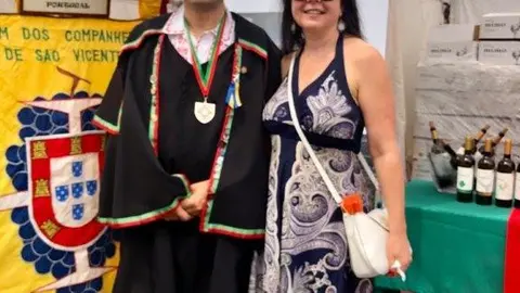 Victor Gomes e esposa.