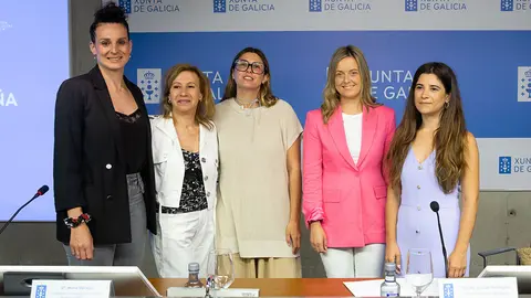A secretaria xeral da Igualdade, Sandra Vázquez, e a presidenta da APG, María Méndez, participaron na presentación da terceira edición da campaña #IgualdadeFollowers que desenvolve a Xunta coa Asociación de Periodistas de Galicia. No salón de actos do Centro de Novas Tecnoloxías de Galicia -CNTG.