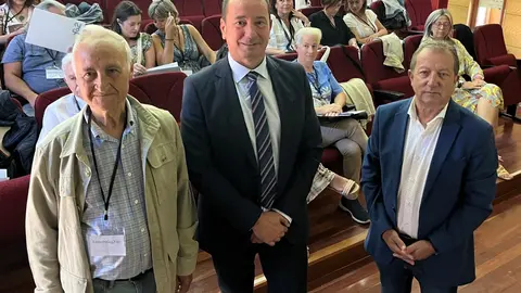 El director de Turismo de Galicia, Xosé Merelles, participó en la inauguración del curso de la Universidad de Vigo “Termalismo y cosmética termal”, que tiene lugar en la casa de la Cultura de O Carballiño.