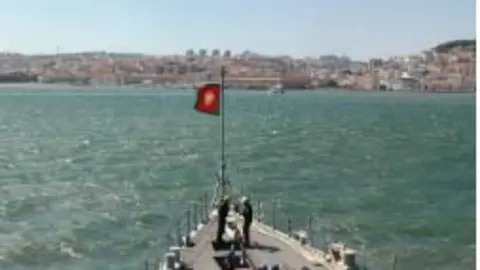 Navio da Marinha está equipado com helicóptero, radares, sistemas óticos e de infravermelhos, contando com um destacamento aéreo e mergulhadores.