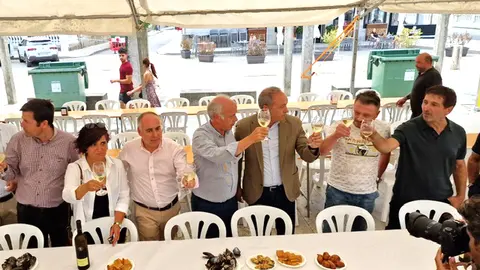A Xunta reconoce a promoción dos produtos autóctonos na Festa do Mexillón e do Berberecho de Vilanova.