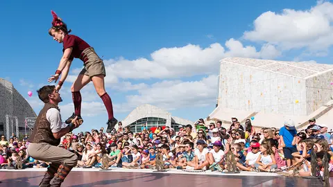 Actividades ao aire libre e de balde que mergullarán ao público na maxia e fantasía do circo.