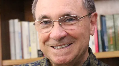 Carmelo Guillén Acosta, poeta y director del Premio Adonáis, en Lisboa.