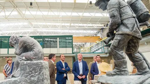 O presidente da Xunta participou na sinatura da acta de entrega do centro ao Goberno autonómico.