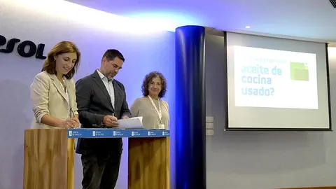 La vicepresidenta segunda y conselleira de Medio Ambiente, Territorio y Vivienda y el director general de Transformación Industrial de la compañía firmaron hoy un protocolo.