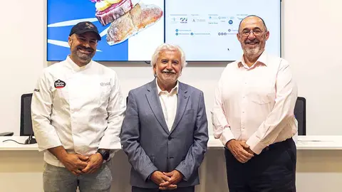 Presentación do II Campionato de "Tapas e Pintxos" organizado pola "Academia de la Tapa y el Pintxo". Participan Rosendo Fernández, presidente do INRODE, Mikel Martínez Ridao, presidente da Academia e Gerson Iglesias, presidente da Asociación Cociña Ourense.