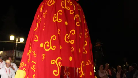 Un descanso para seguir llevando a la gigante Matilde.