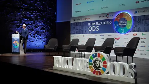 Rueda destaca que la Xunta garantiza el equilibrio entre la protección de la naturaleza y la actividad económica a través de la Ley del Clima y la Ley del Litoral.