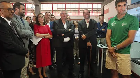 Ministra Adjunta dos Assuntos Parlamentares, Ana Catarina Mendes, Ministro da Educação, João Costa, e Secretário de Estado da Juventude e do Desporto, João Paulo Correia, na visita à escola Dr. José Afonso, no Seixal.