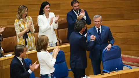 El presidente del Gobierno gallego participa en el Debate sobre política general en el Parlamento. Momento de manifiesto apoyo del grupo Popular.