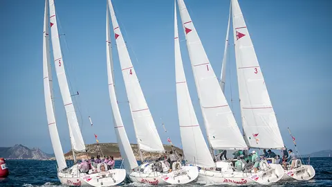 Las tripulaciones del Vorquete (Castilla La Mancha), Taxus Medio Ambiente (Asturias), Tanit IV Medilevel (Comunidad Valenciana) y Maeña 9 (Canarias) durante una de las pruebas del día. WHATS STUDIO l RFEV .