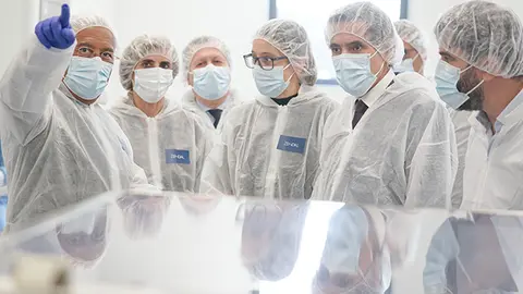 O primeiro-ministro, António Costa, na inauguração da primeira unidade industrial de produção de vacinas para uso humano em Portugal, da empresa Zendal.