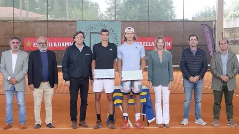 Mosquera, Hernández, Lete, Jódar, Berkieta, Fernández-Tapias, Guisasola y Benavides.