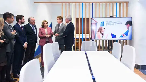 O presidente da Xunta participou hoxe na inauguración do novo centro de apoio ao emprego de Valdeorras.