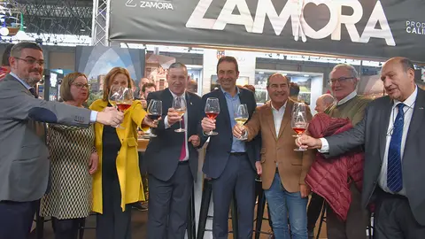 La provincia de Zamora celebra su día dedicado en un salón en el que participa por séptimo año consecutivo y en el que se promociona como destino ecoturístico-gastronómico.