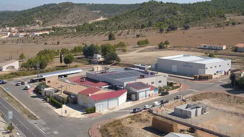 Esta granja en Albacete es la mayor productora de leche ecológica de cabra en España.