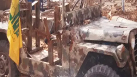 Jeep israelí destruido y capturado por Hezbullah.