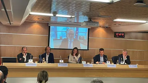 •	Esta Jornada fomenta un espacio de reflexión para trabajar de la mano de todos los actores implicados en la mejora de nuestro sistema sanitario y convertir a España en país de referencia en Europa en la implementación del Espacio Europeo de Datos Sanitarios (EEDS).
