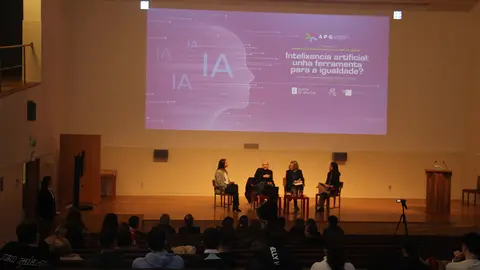 Aspecto do auditorio da Facultade de Xornalismo durante o Congreso.