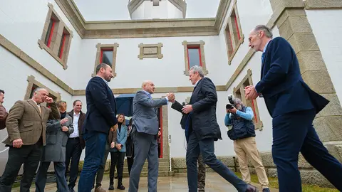 O presidente da Xunta participou na presentación da remodelación e rehabilitación dos faros grande e pequeno.