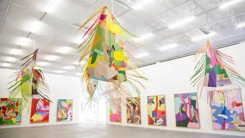 Dancing tapestries, avaf / assume vivid astro focus.