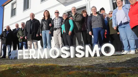 A vicepresidenta segunda e conselleira de Medio Ambiente, Territorio e Vivenda visitou hoxe a escola unitaria de Lardeiros, renovada polo Goberno municipal.