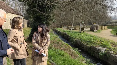A alcaldesa, Nava Castro, e os concelleiros Silvia Fernández y Jesús Cao.