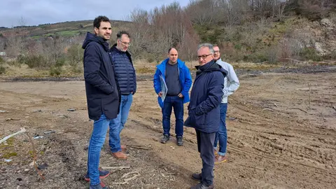 El director general de Planificación Energética y Recursos Naturales, Pablo Fernández Vila, visitó esta mañana el antiguo emplazamiento minero de Rubiais, en Pedrafita do Cebreiro.