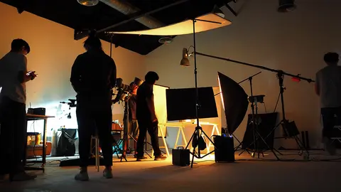 Apoiarase a organización, por parte de entidades privadas, de encontros de formación e asesoramento que contribúan á creación e desenvolvemento de novos proxectos de cinema e televisión coa solidez necesaria cara á súa futura produción.