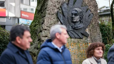 O presidente da Xunta en funcións participa no acto de homenaxe polo 187 aniversario do nacemento da autora que se celebrou hoxe en Santiago.