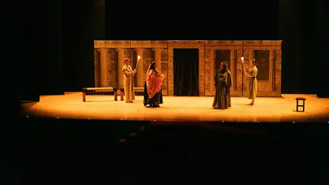 Alumnado no Festival de teatro GrecoLatino.