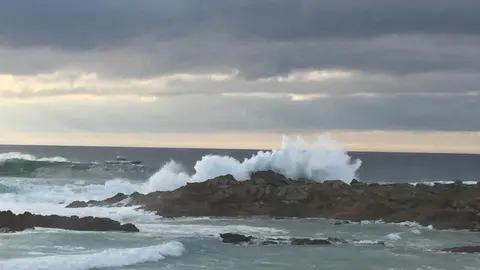 El fenómeno adverso estará activo desde primeras horas de esta tarde en A Coruña y se extenderá luego a toda la costa.