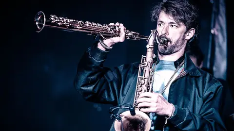 Julius Gabriel. copyright ANDRÉ SYMANN.