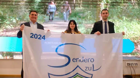 . Ao acto que se celebrou esta mañá en Madrid, acudiron a concelleira de Medio Ambiente, Silvia Fernández, e o edil de Facenda, Francisco Represas, en representación do grupo de goberno.