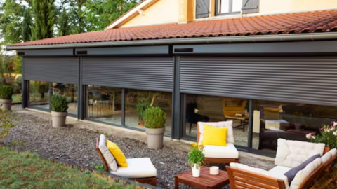 Los motores para persiana alimentados con placas fotovoltaicas están posicionándose como una solución sostenible y económica.